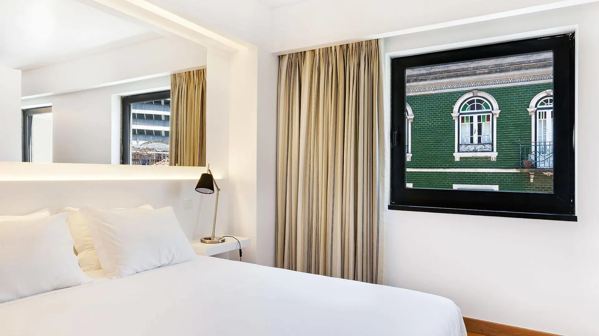 Hello Lisbon Marques De Pombal Apartments 4*,
