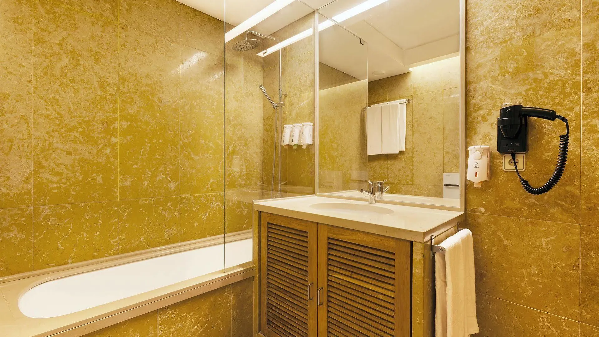 فندق Hello Lisbon Marques De Pombal Apartments