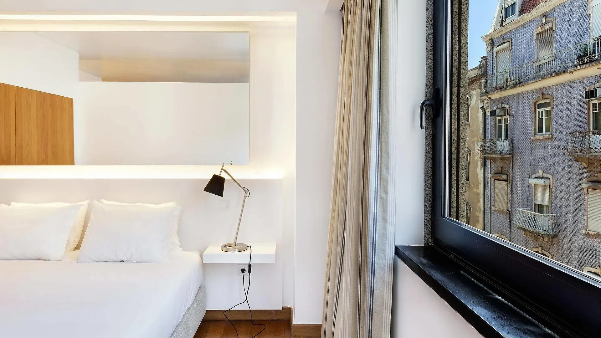 Hello Lisbon Marques De Pombal Apartments 4*,